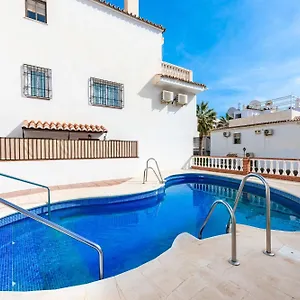 nerja-zona-playa-carabeo-2-dormitorios.hotelsinnerja.org/
