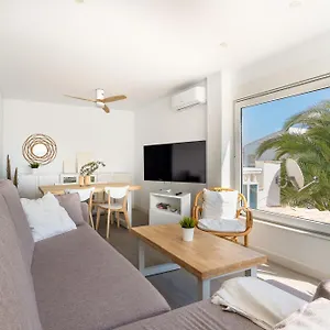 moderno-apartamento-playa-laguna-beach.1costadelsol.com/